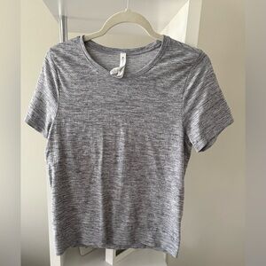 Athleta Heather Gray Short Sleeve Tee